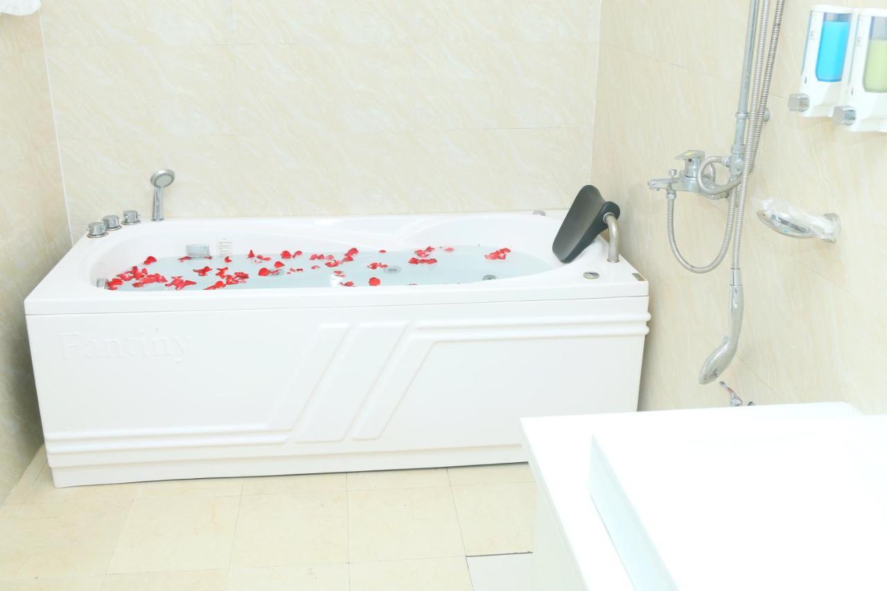 Noi Bai Ville Airport Hotel Hanoi Zewnętrze zdjęcie